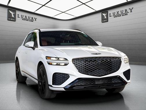 Alta White 2023 Genesis GV70 2.5T AWD