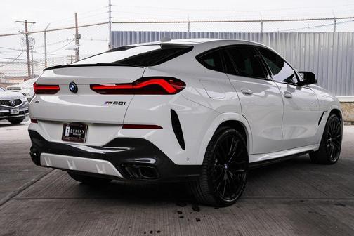 2024 BMW X6 M60i