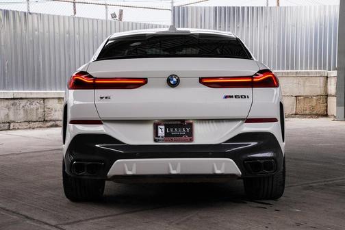 2024 BMW X6 M60i