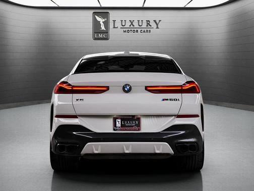 2024 BMW X6 M60i