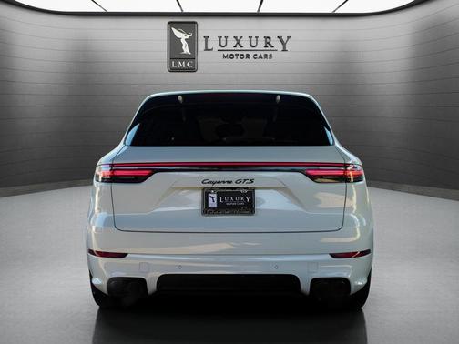 2022 Porsche Cayenne GTS