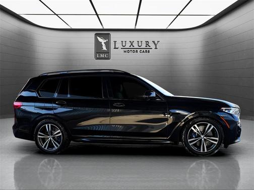 2021 BMW X7 M50i