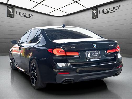 Black Sapphire Metallic 2023 BMW 530 i xDrive