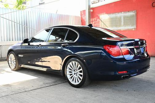 2012 BMW 750 i xDrive