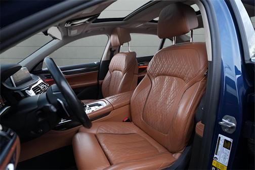 2022 BMW 750 i xDrive