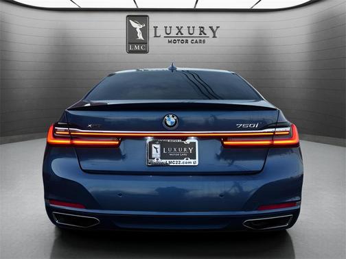 2022 BMW 750 i xDrive