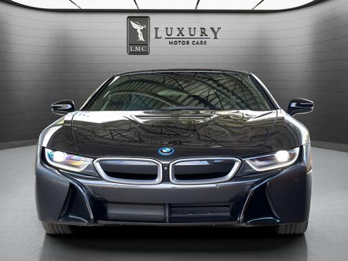 Sophisto Gray Metallic w/Frozen Gray Accent 2019 BMW i8 Base