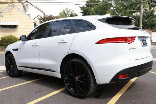 2019 Jaguar F-PACE 25t R-Sport