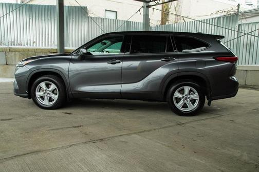 2022 Toyota Highlander L