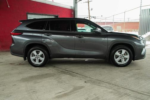 2022 Toyota Highlander L