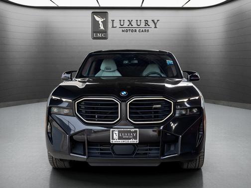 Black Sapphire Metallic 2024 BMW XM Base