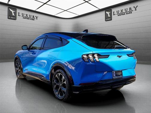 Grabber Blue Metallic 2022 Ford Mustang Mach-E Premium