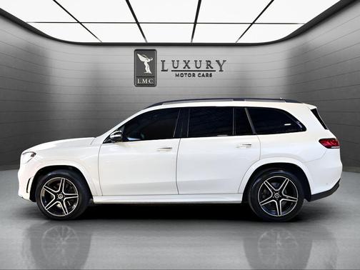 White / Beige 2022 Mercedes-Benz GLS 450 4MATIC