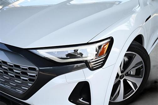 2024 Audi Q8 e-tron Premium