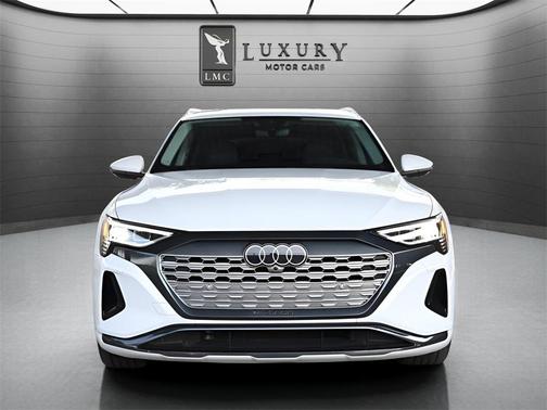 2024 Audi Q8 e-tron Premium