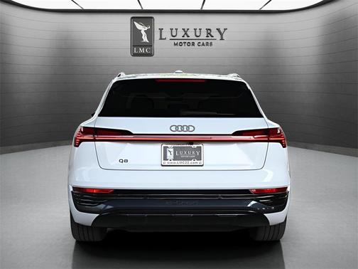 2024 Audi Q8 e-tron Premium