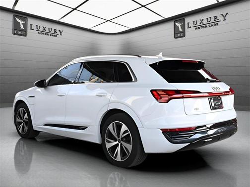 2024 Audi Q8 e-tron Premium