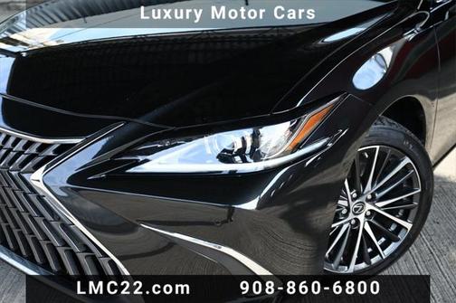 2024 Lexus ES 300h Base