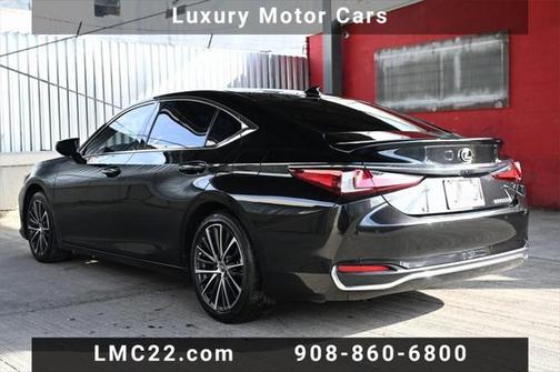 2024 Lexus ES 300h Base