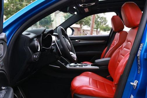 2023 Alfa Romeo Stelvio Veloce AWD