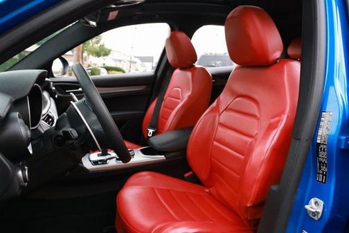 2023 Alfa Romeo Stelvio Veloce AWD