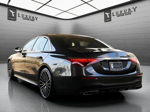 Graphite Gray Metallic 2022 Mercedes-Benz S-Class 4MATIC