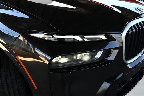 2023 BMW X7 M60i