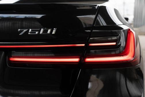 2022 BMW 750 i xDrive