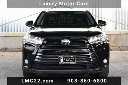 2017 Toyota Highlander SE