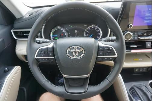 2024 Toyota Highlander Hybrid XLE