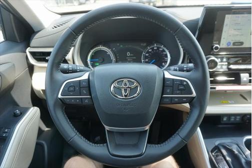 2024 Toyota Highlander Hybrid XLE