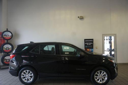 Mosaic Black Metallic 2019 Chevrolet Equinox LS