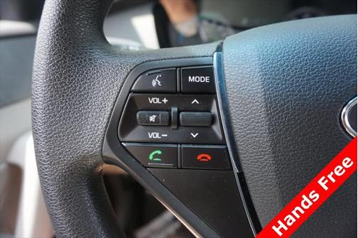 2016 Hyundai SONATA Hybrid SE