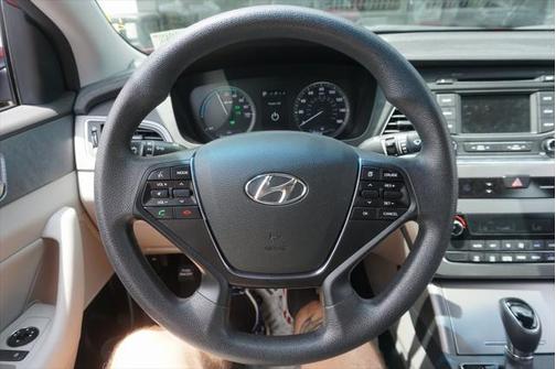 2016 Hyundai SONATA Hybrid SE