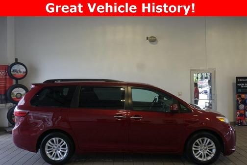 2017 Toyota Sienna XLE