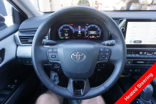 Pearl 2025 Toyota Camry SE