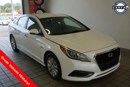 2017 Hyundai SONATA Hybrid SE