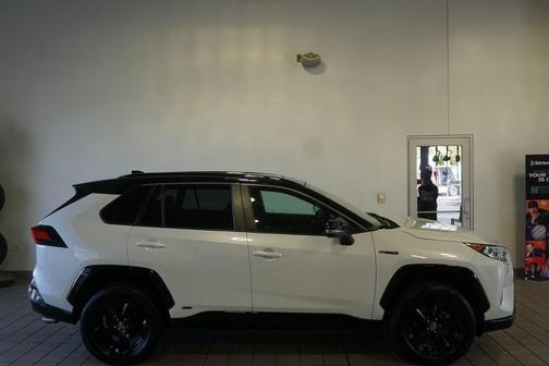 2021 Toyota RAV4 Hybrid SE