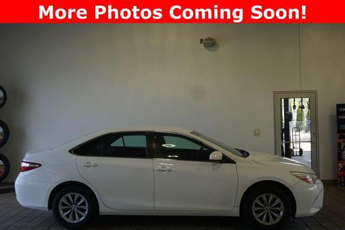 White 2017 Toyota Camry LE
