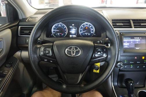 Super White 2017 Toyota Camry LE