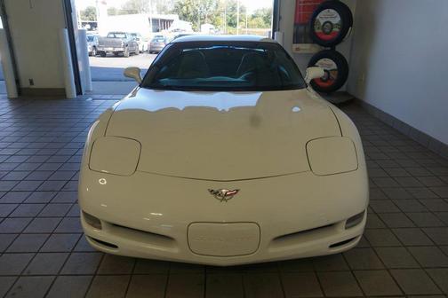 2003 Chevrolet Corvette Base