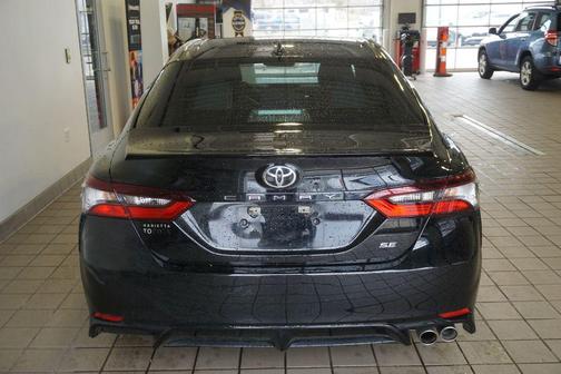 Midnight Black Metallic 2022 Toyota Camry SE