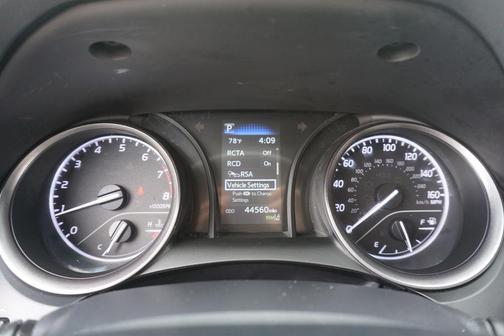 Midnight Black Metallic 2022 Toyota Camry SE