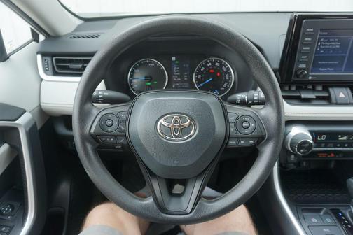 White 2022 Toyota RAV4 Hybrid XLE