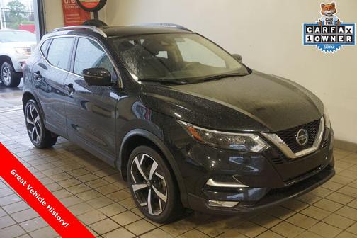 Magnetic Black Pearl 2021 Nissan Rogue Sport SL