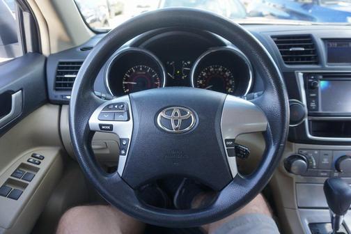 2013 Toyota Highlander Base