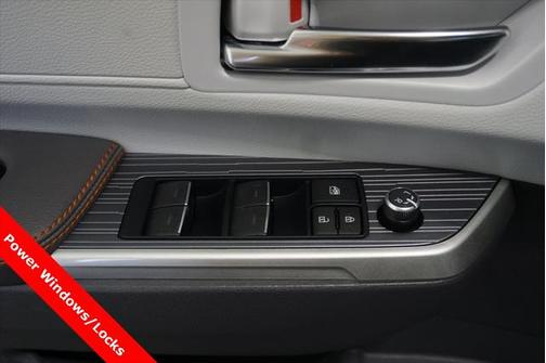 2024 Toyota Sienna XSE 7 Passenger