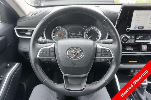 Wind Chill Pearl 2023 Toyota Highlander XLE
