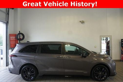 2021 Toyota Sienna XSE 7 Passenger
