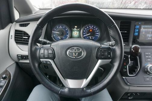 2015 Toyota Sienna XLE